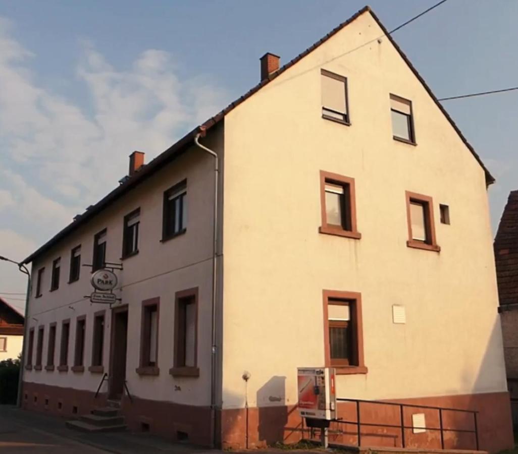 Gasthaus Zum Schloss Lemberg Exterior foto